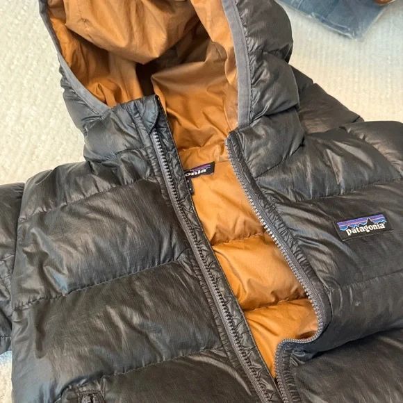 Patagonia Charcoal Jacket with Brown Lining size 12-18 mo - Picture 7 of 7